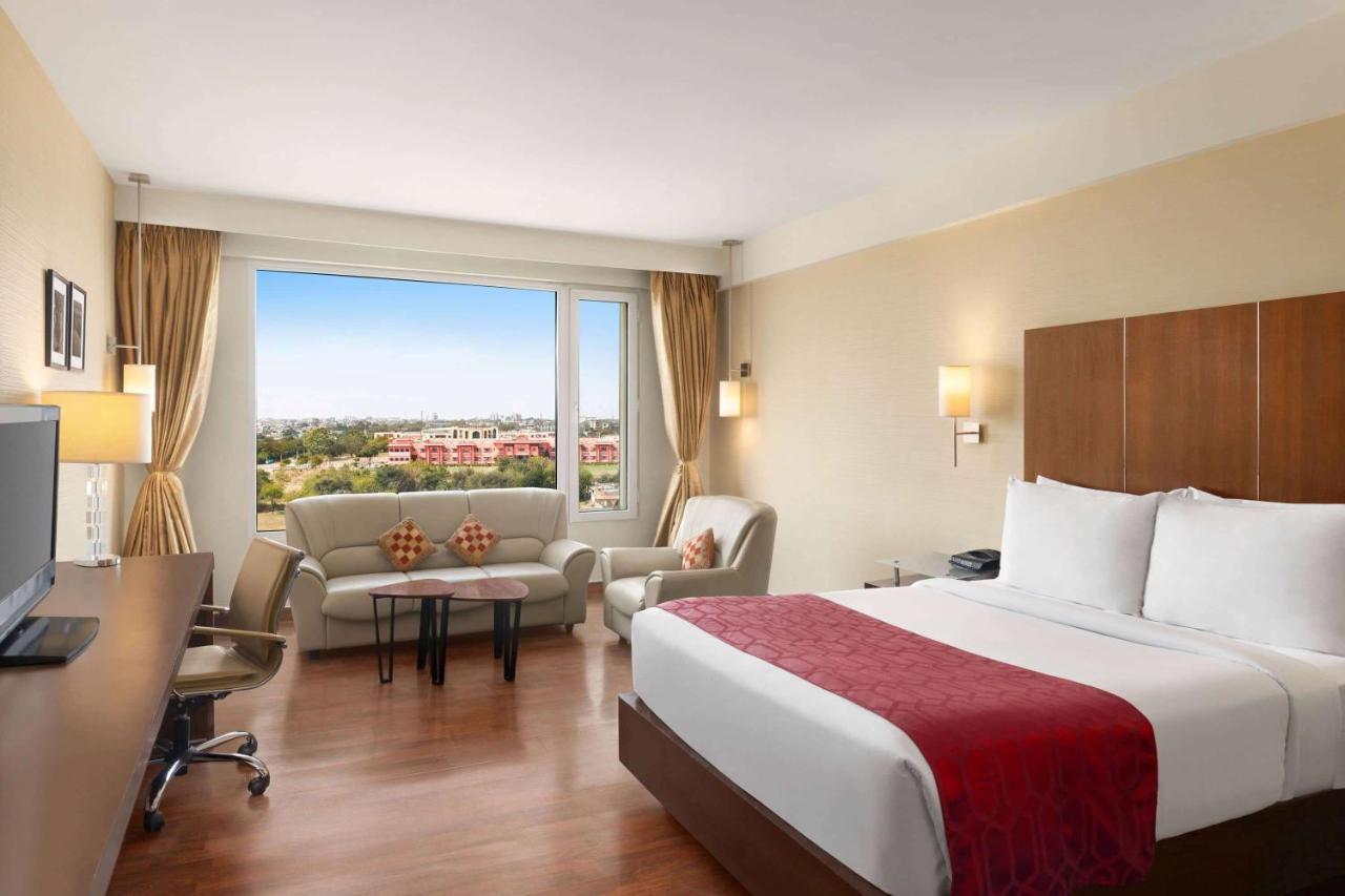 Hotel Ramada By Wyndham Jaipur North Zewnętrze zdjęcie