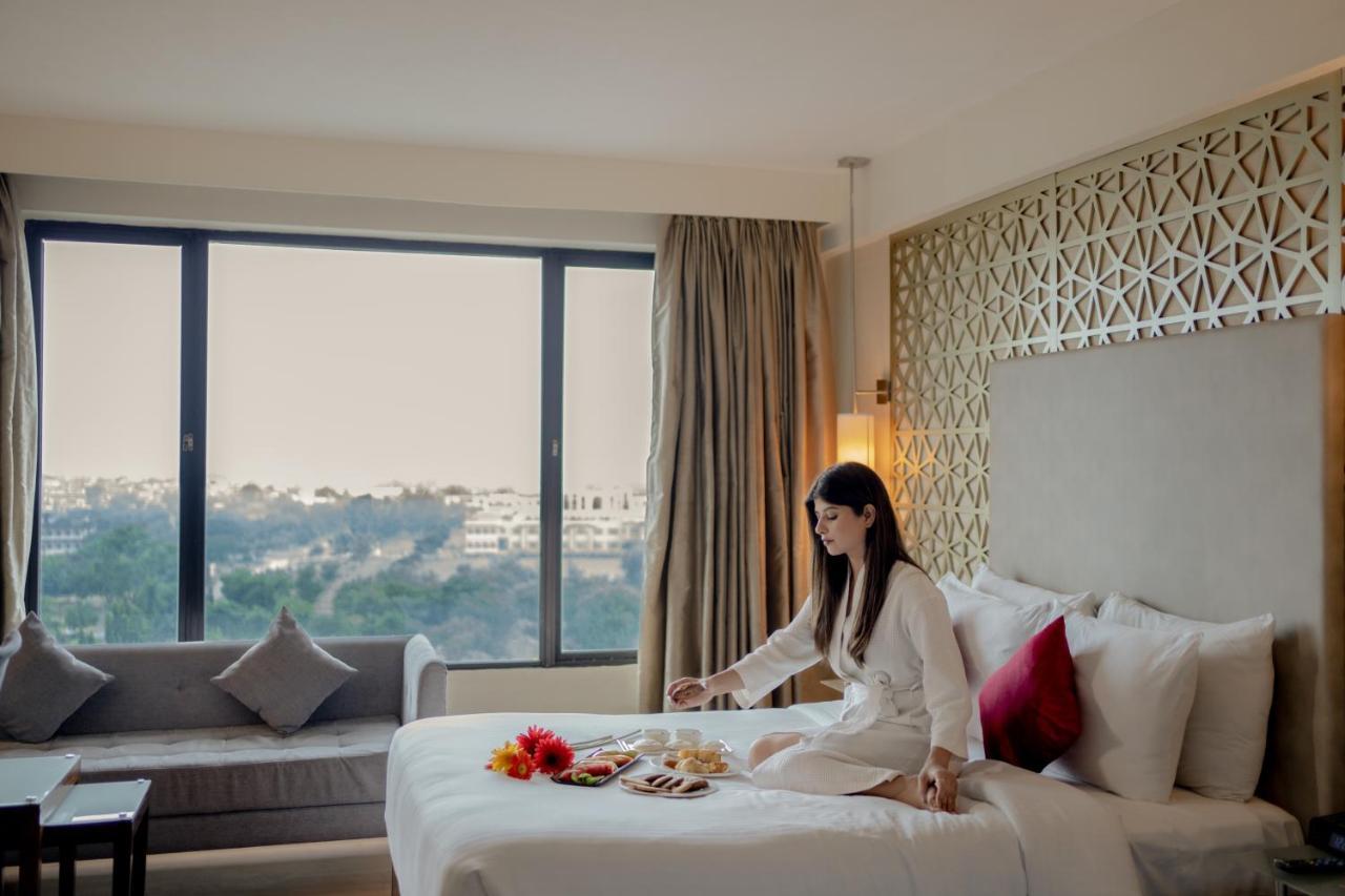 Hotel Ramada By Wyndham Jaipur North Zewnętrze zdjęcie
